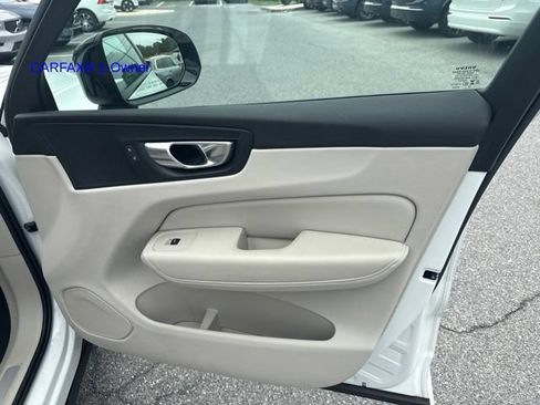 Used 2024 Volvo XC60 B5 Plus w/ Protection Package Premier AWD/4WD image 4