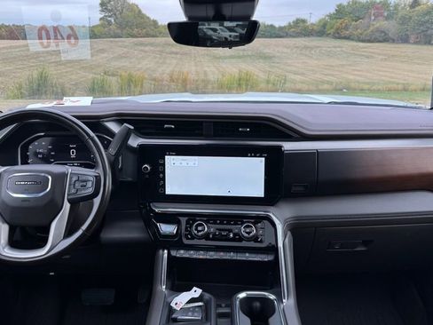 Used 2024 GMC Sierra 2500 Denali w/ Technology Package image 38