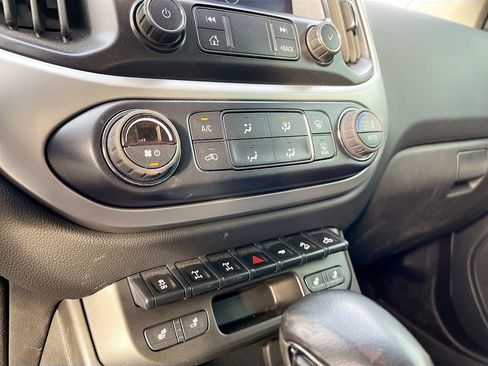 Used 2022 Chevrolet Colorado ZR2 w/ ZR2 Dusk Special Edition image 15