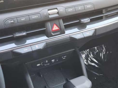 Certified 2025 Kia K4 EX image 19
