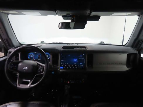 Used 2025 Ford Bronco Outer Banks AWD/4WD image 12