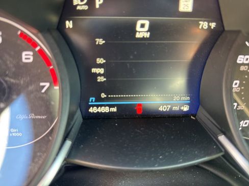 Used 2023 Alfa Romeo Stelvio Veloce AWD/4WD image 41