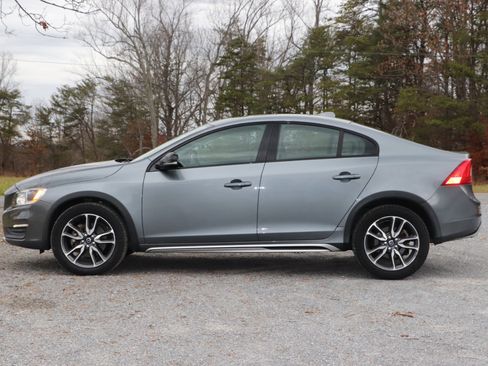 Used 2016 Volvo S60 T5 Cross Country Platinum image 38