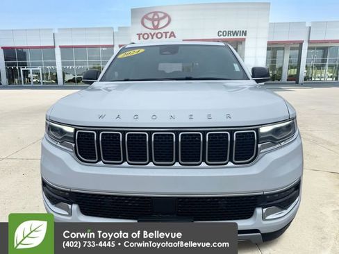 Used 2024 Jeep Wagoneer L Series II w/ Flexible Seating Group AWD/4WD image 8