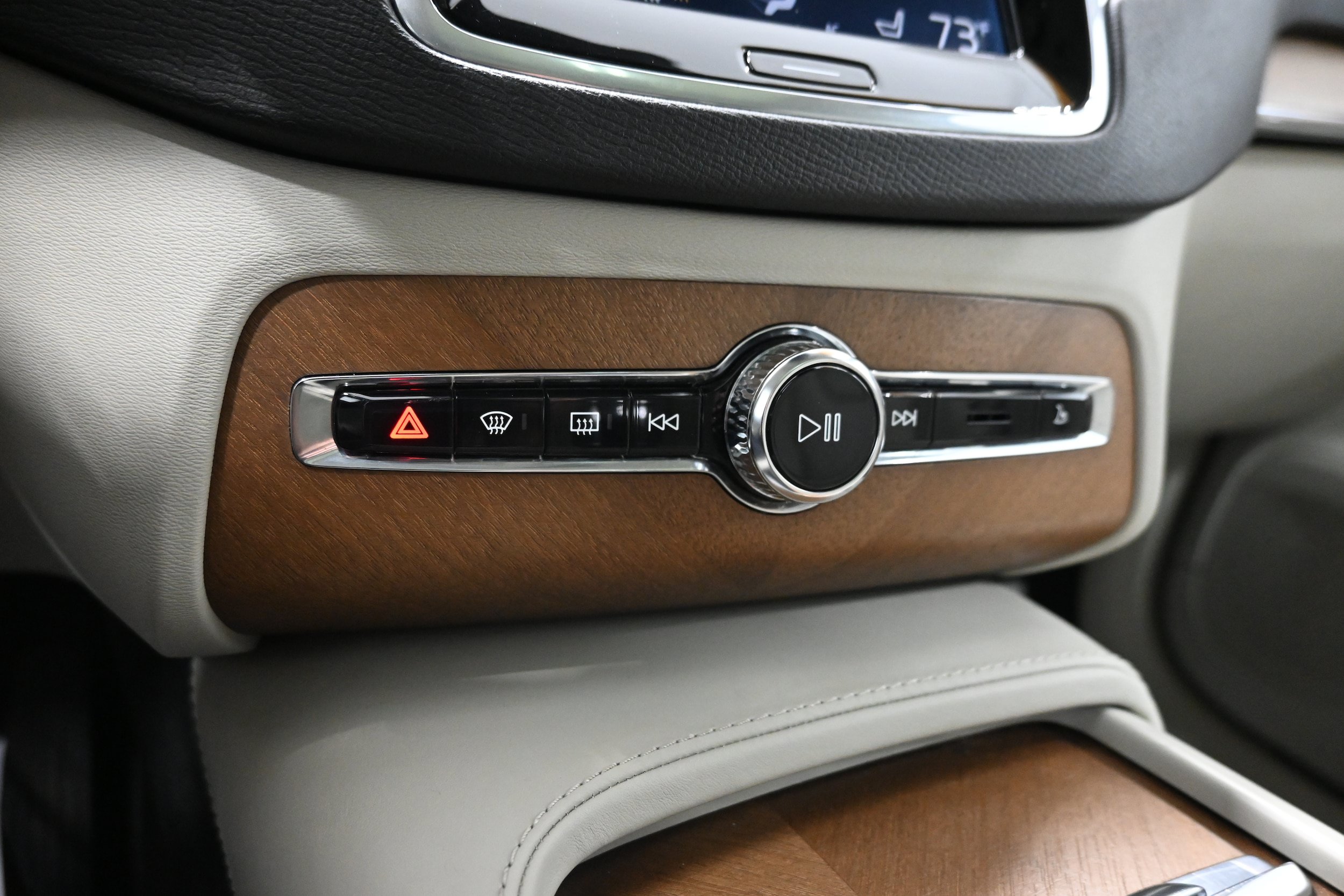 Used 2018 Volvo XC90 T6 Inscription w/ Convenience Package AWD/4WD image 14