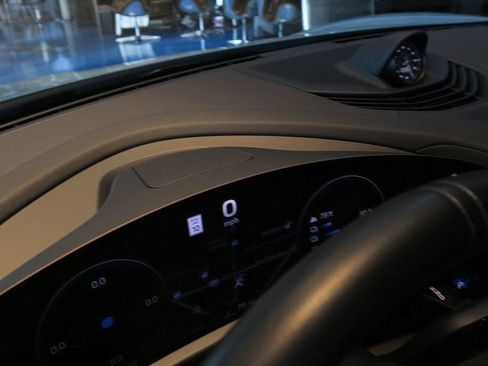 Used 2022 Porsche Taycan image 22