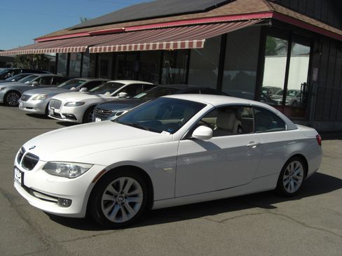 Used 2012 BMW 328i Convertible image 24