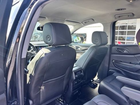 Used 2017 GMC Acadia SLT AWD/4WD image 7