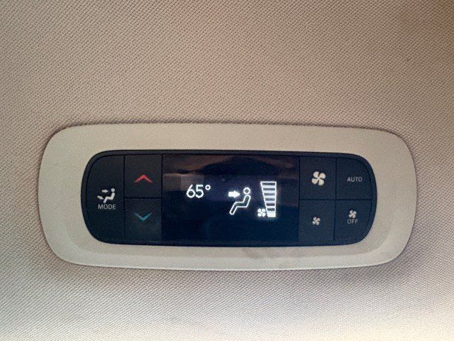 Used 2017 Chrysler Pacifica Touring-L Plus w/ Advanced Safetytec Group FWD image 17
