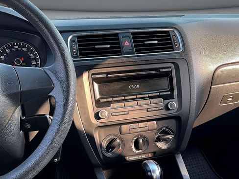Used 2014 Volkswagen Jetta SE FWD image 10