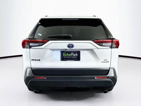 Used 2020 Toyota RAV4 LE w/ All Weather Liner Package AWD/4WD image 7