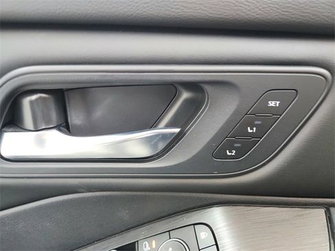 Used 2025 Nissan Rogue SL w/ Tech Package image 32