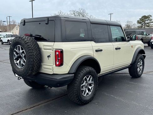 Used 2025 Ford Bronco Badlands image 22