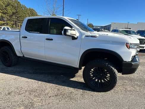 Used 2022 Chevrolet Silverado 1500 ZR2 w/ Technology Package image 5