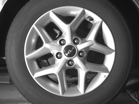 Used 2025 Kia Soul LX w/ LX Technology Package image 15