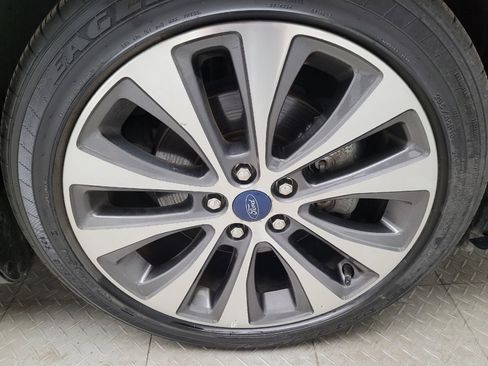 Used 2020 Ford Fusion SE image 31