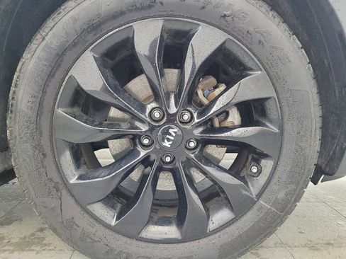 Used 2020 Kia Sorento S image 31