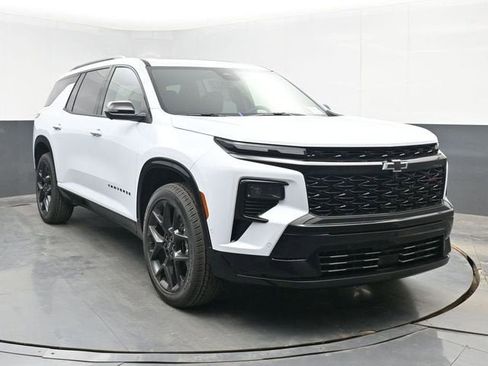 New 2026 Chevrolet Traverse RS w/ LPO, Floor Liner Package FWD image 2