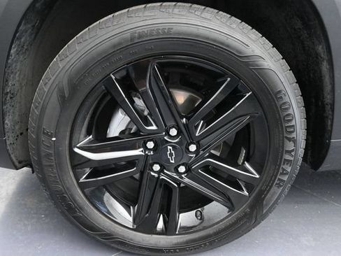 Used 2025 Chevrolet Trax ACTIV w/ Sunroof Package FWD image 22