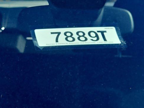 Used 2023 Chevrolet Traverse LT FWD image 33