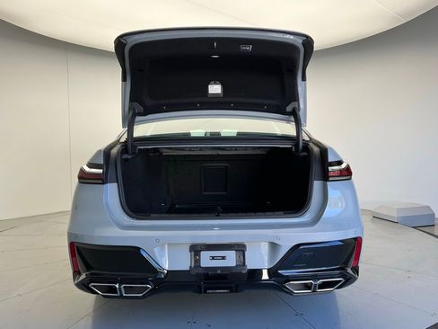 Certified 2024 BMW 760i xDrive w/ Premium Package 2 image 9