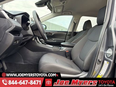 Used 2025 Toyota RAV4 LE image 26