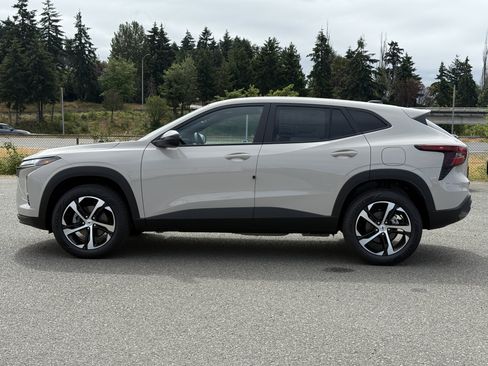 New 2026 Chevrolet Trax RS w/ Driver Confidence Package FWD image 2