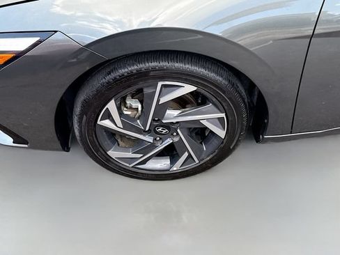 Certified 2025 Hyundai Elantra SEL FWD image 29