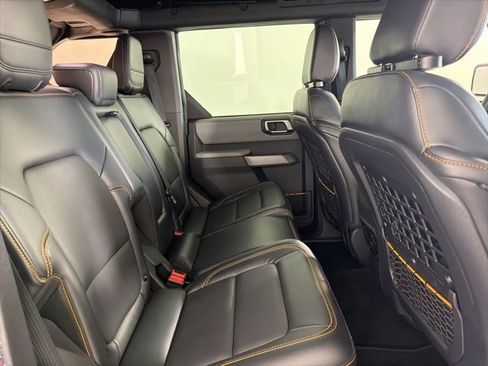 Used 2022 Ford Bronco Badlands image 12