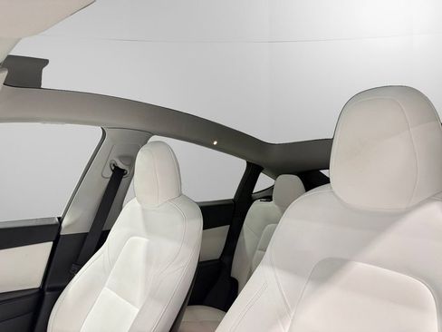 Used 2021 Tesla Model Y Long Range image 35