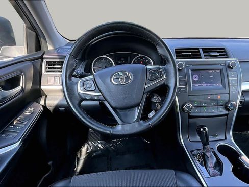 Used 2017 Toyota Camry SE FWD image 6