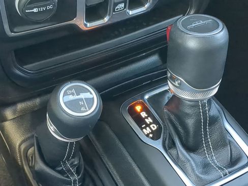 Used 2022 Jeep Gladiator Overland w/ Popular Equipment Package image 23