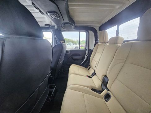 Used 2020 Jeep Gladiator Sport w/ Quick Order Package 24S AWD/4WD image 9