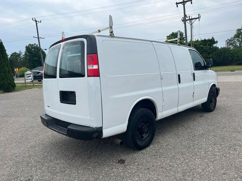 Used 2016 GMC Savana 2500 RWD image 6