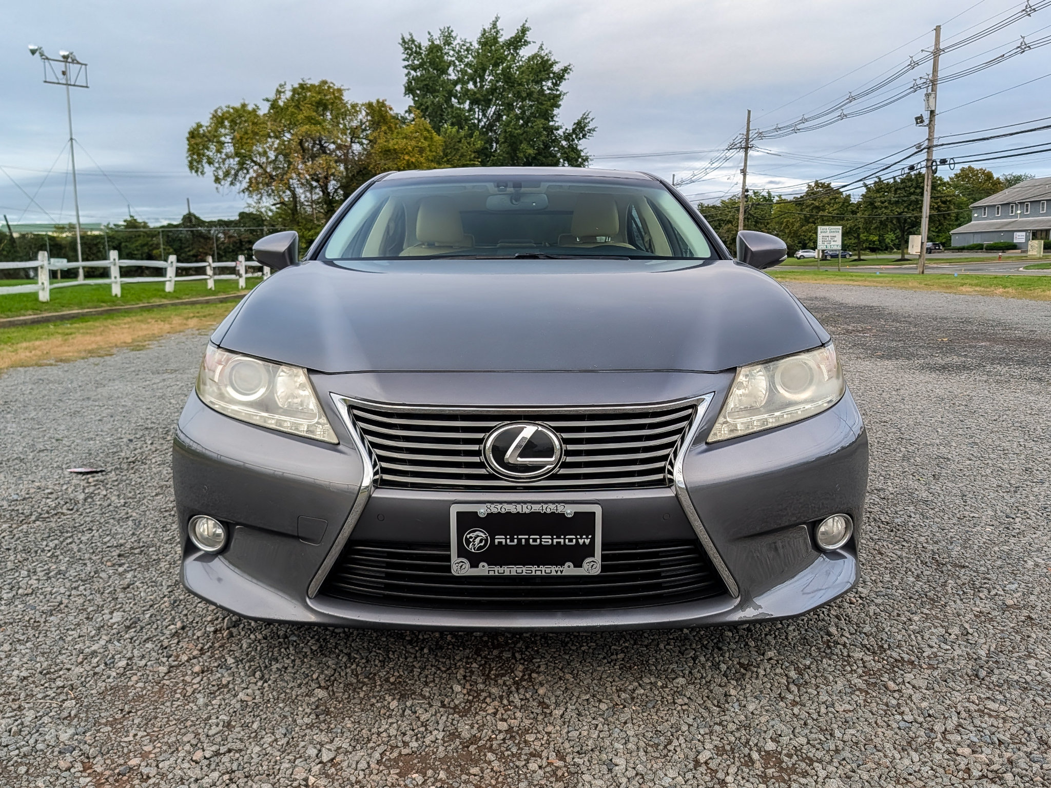 Used 2013 Lexus ES 350 w/ Luxury Pkg FWD image 2