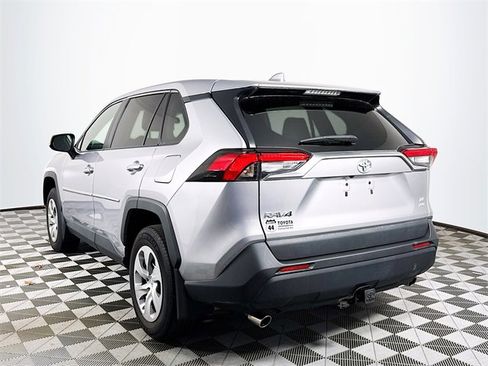 Certified 2022 Toyota RAV4 LE image 4