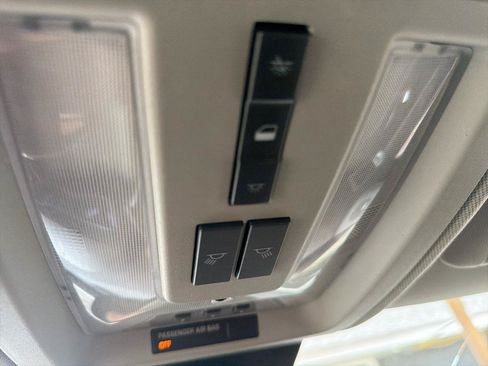 Used 2012 Cadillac SRX Luxury FWD image 31