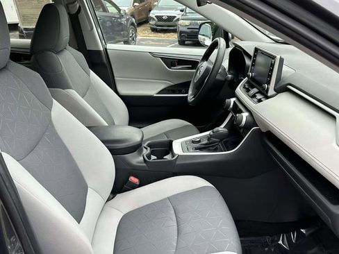 Used 2019 Toyota RAV4 XLE image 10