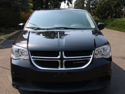 Used 2015 Dodge Grand Caravan SE w/ Quick Order Package 29E SE FWD image 9