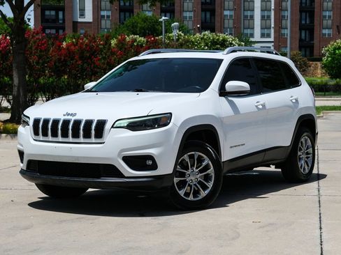 Used 2019 Jeep Cherokee Latitude Plus w/ Comfort/Convenience Group AWD/4WD image 7