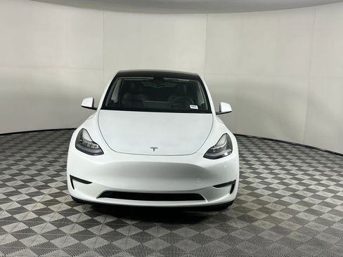 Used 2023 Tesla Model Y Long Range image 19