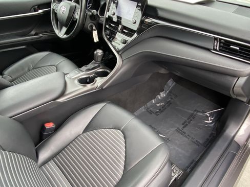 Certified 2023 Toyota Camry SE image 9