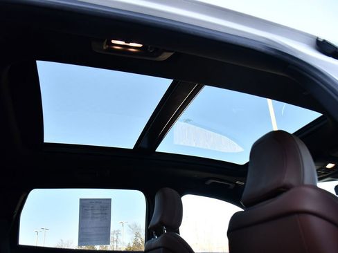 Used 2022 Lincoln Nautilus Reserve image 17