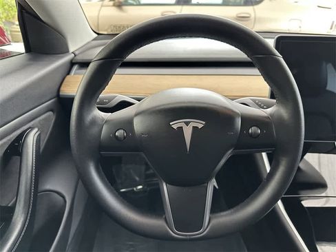 Used 2019 Tesla Model 3 Standard Range image 16