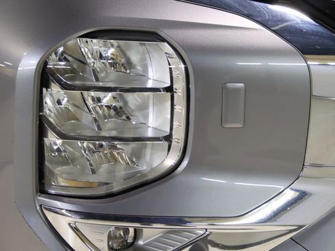 Used 2022 Mitsubishi Outlander SE image 23