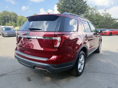 Used 2018 Ford Explorer XLT w/ Equipment Group 201A FWD image 5