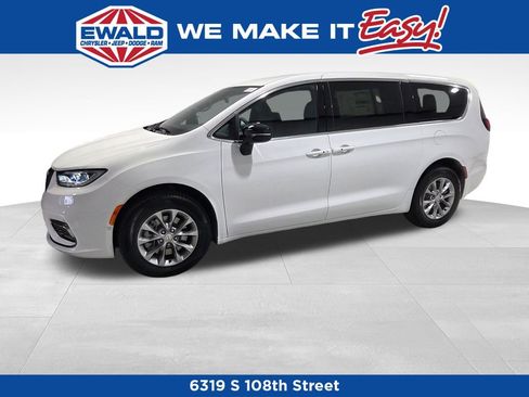 New 2026 Chrysler Pacifica Select image 15