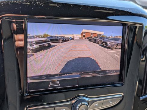 Used 2023 Chevrolet Traverse LS AWD/4WD image 29