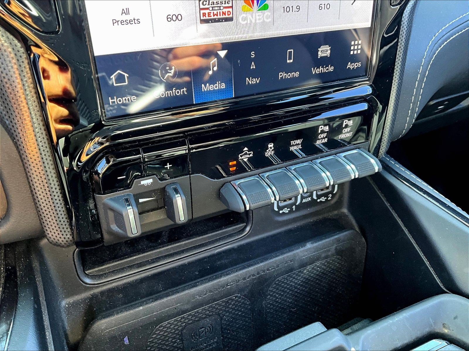 Used 2024 RAM 1500 Limited AWD/4WD image 16