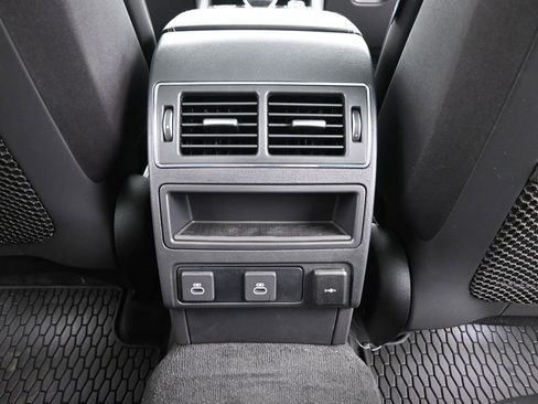 New 2026 Jaguar F-PACE R-Dynamic S image 18